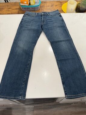 Lucky Brand Men’s Bootcut Jeans in Dark Blue Wash